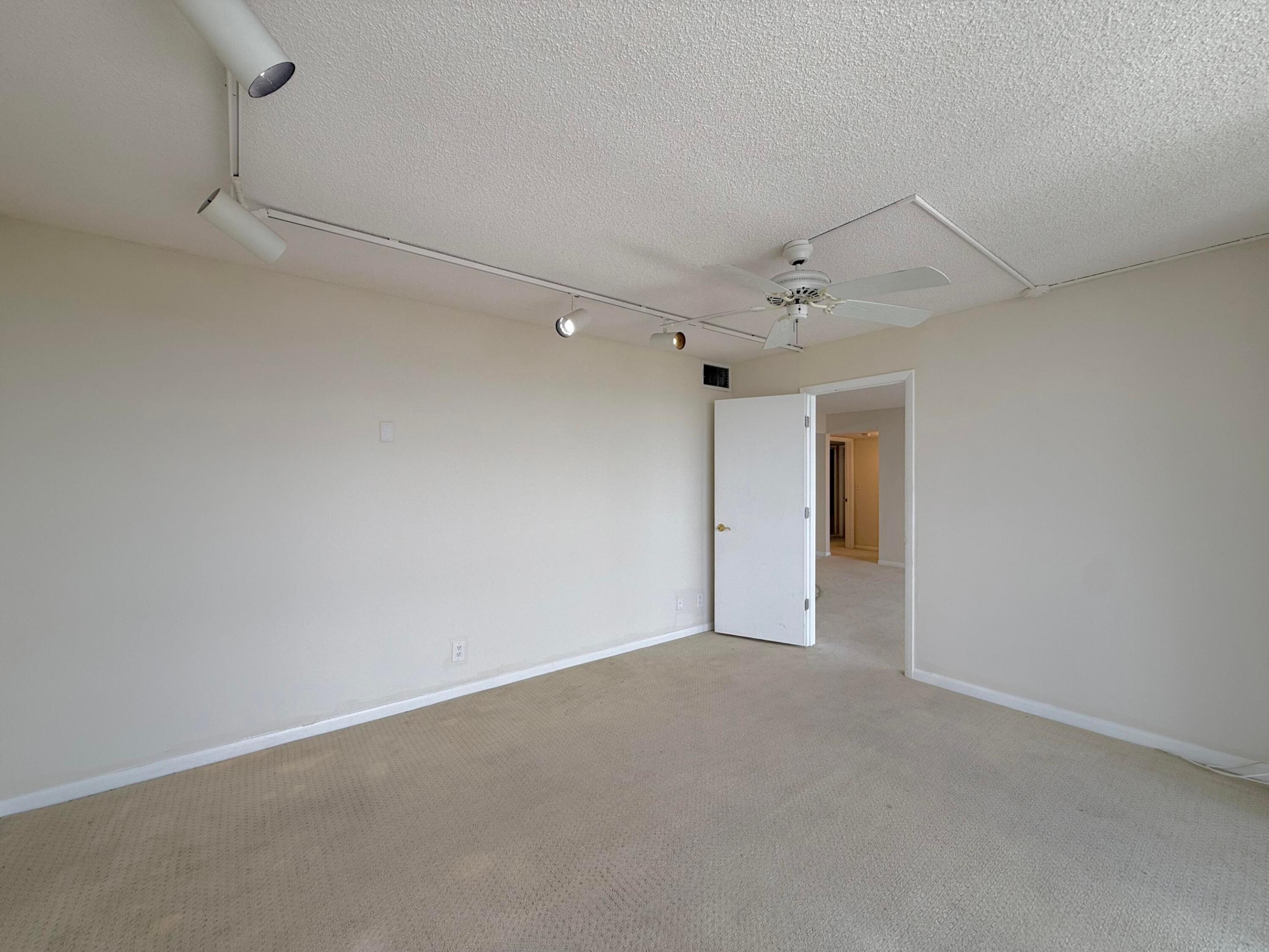 LANDS OF THE PRESIDENT CONDO 2 , - Residential Lease