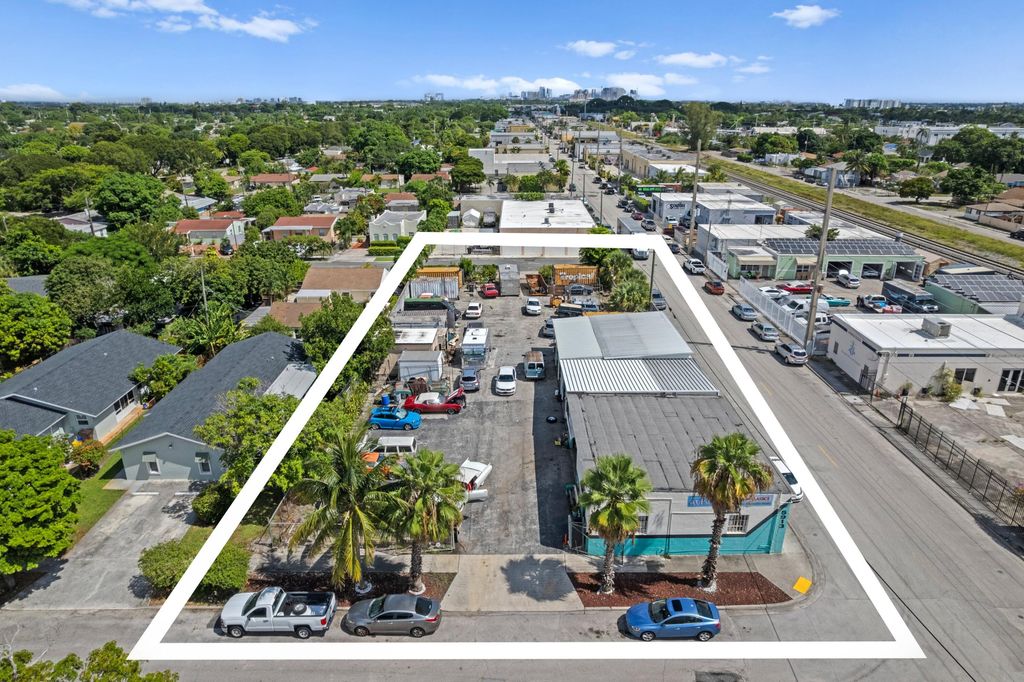 Photo of 5913 Georgia Avenue, West Palm Beach, FL 33405 (MLS # R11162194)