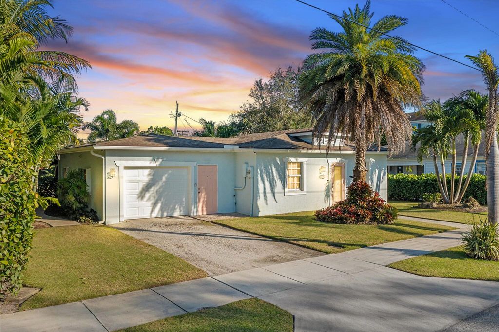 Photo of 107 NW 4th Avenue, Delray Beach, FL 33444 (MLS # R10955787)