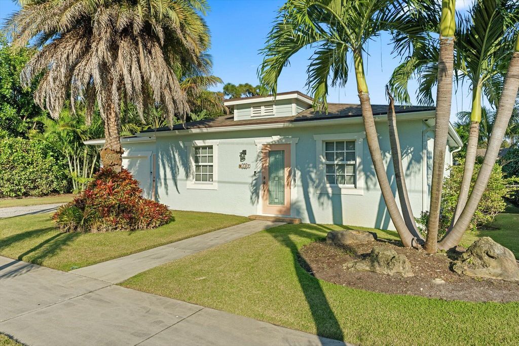 Photo of 107 NW 4th Avenue, Delray Beach, FL 33444 (MLS # R10955787)