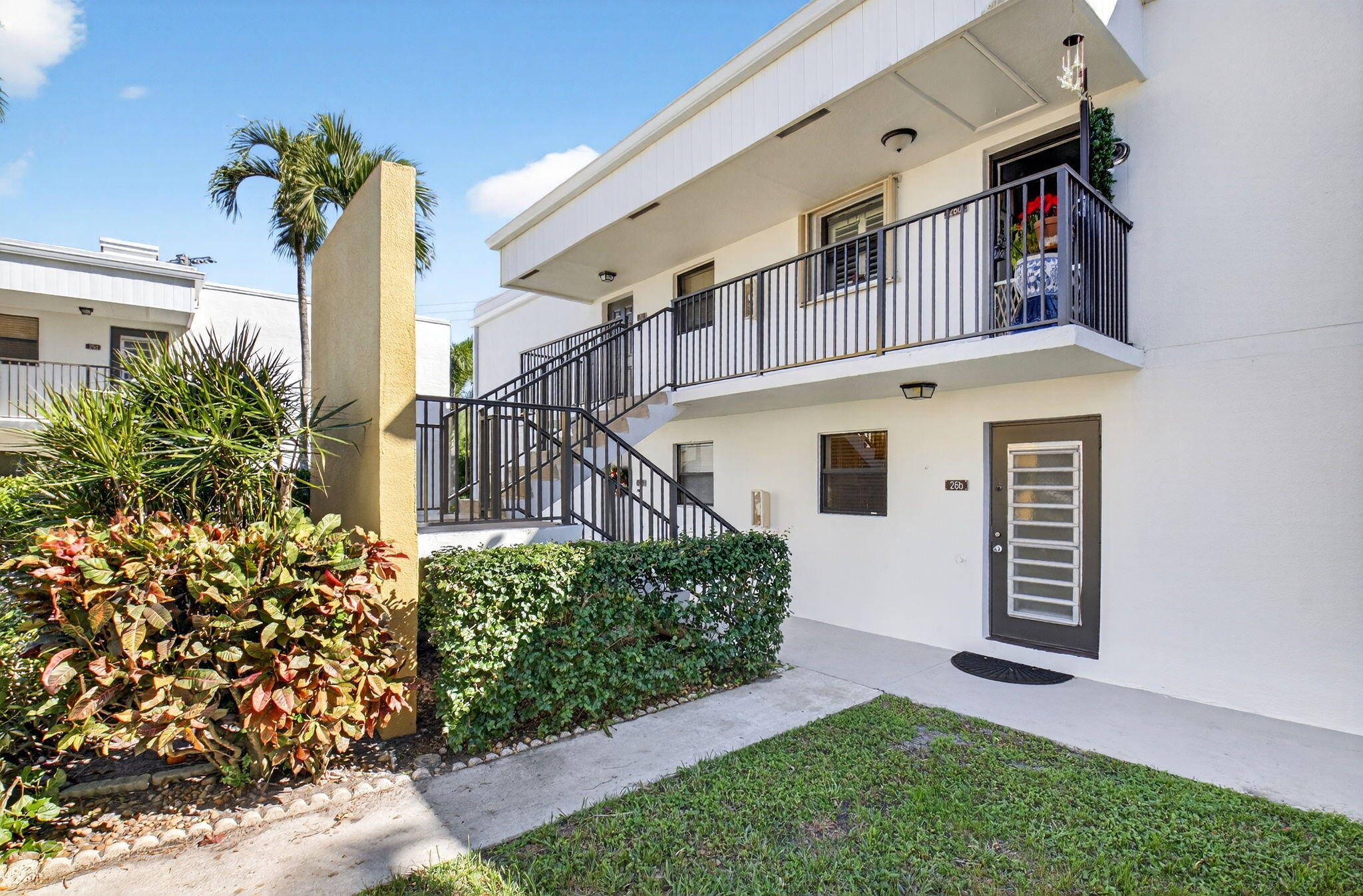 TOWN & COUNTRY ESTATES CONDO - Residential