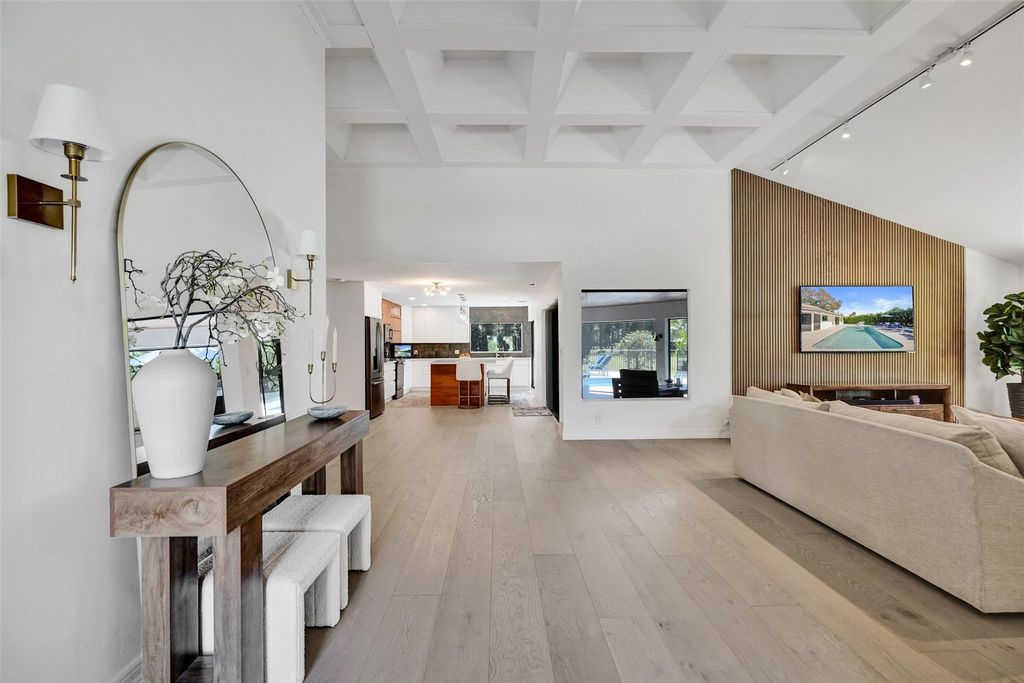 Photo of 614 W Lakewoode Circle, Delray Beach, FL 33445 (MLS # F10550995)