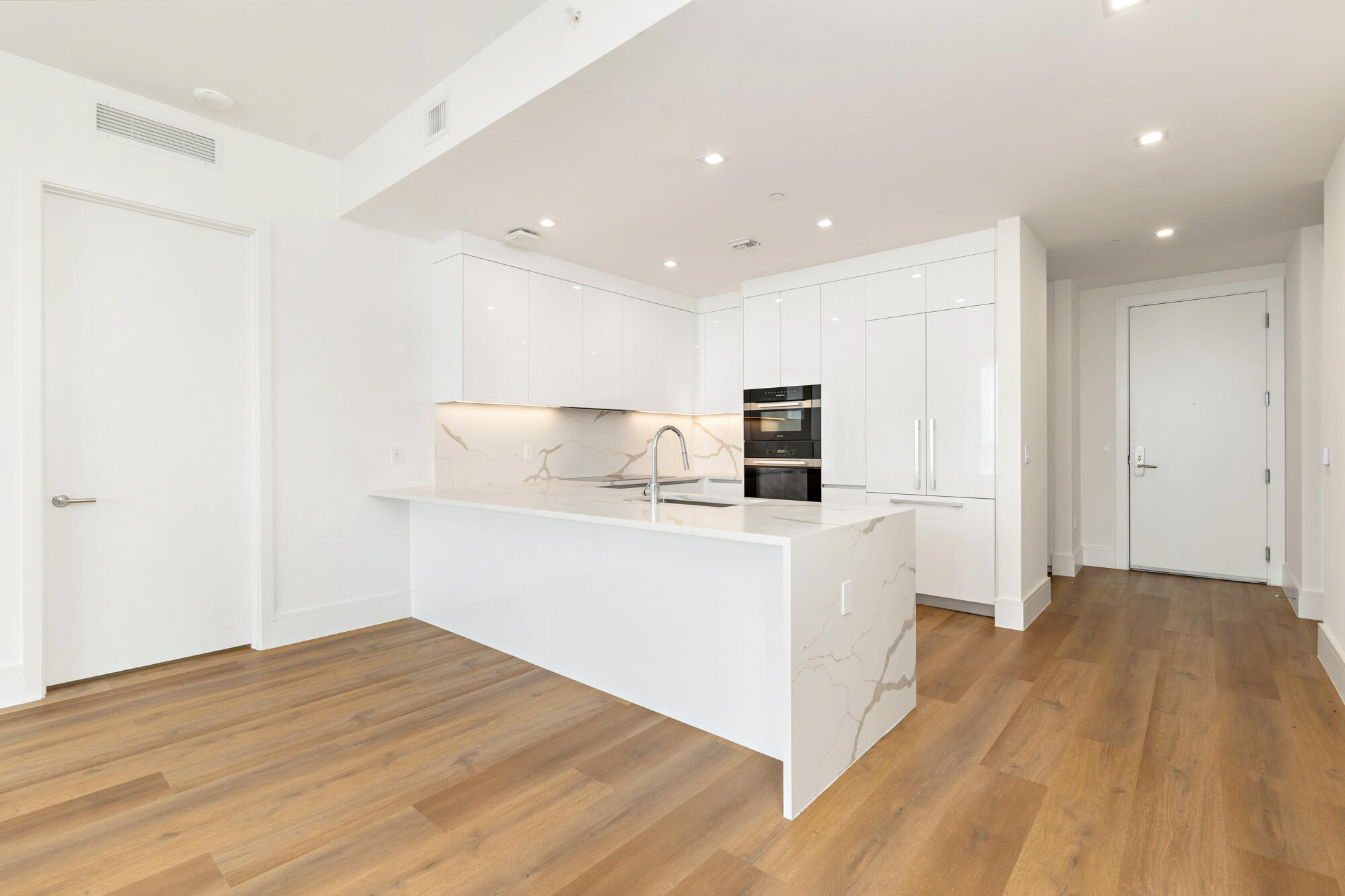 220 Lake Shore Drive 1809