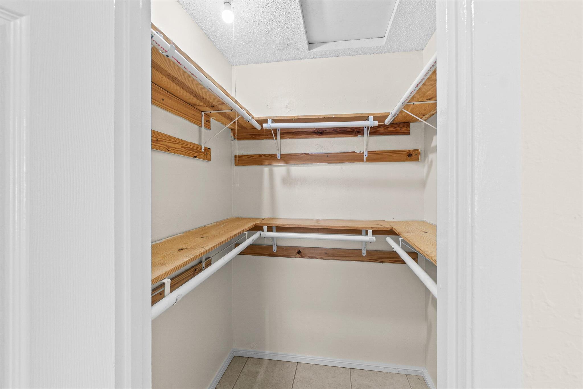 Gulfstream Apartments - Residential Lease