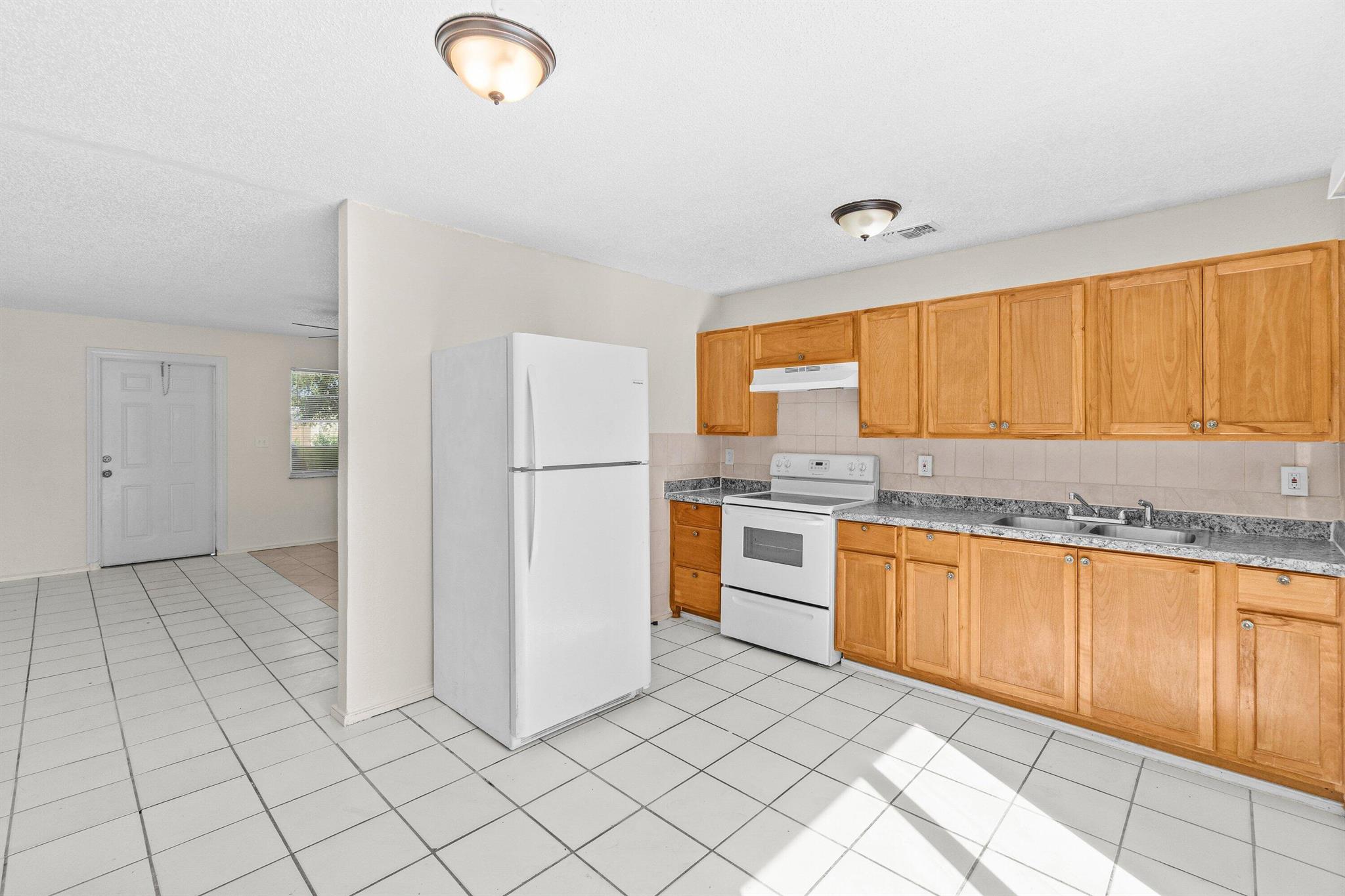 Gulfstream Apartments - Residential Lease