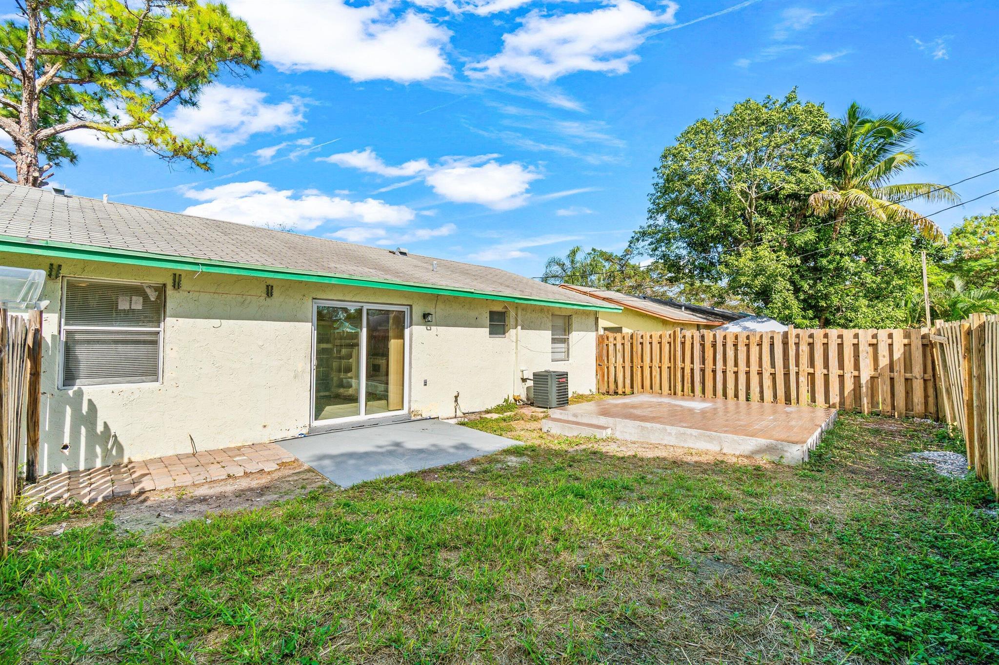 Gulfstream Apartments - Residential Lease