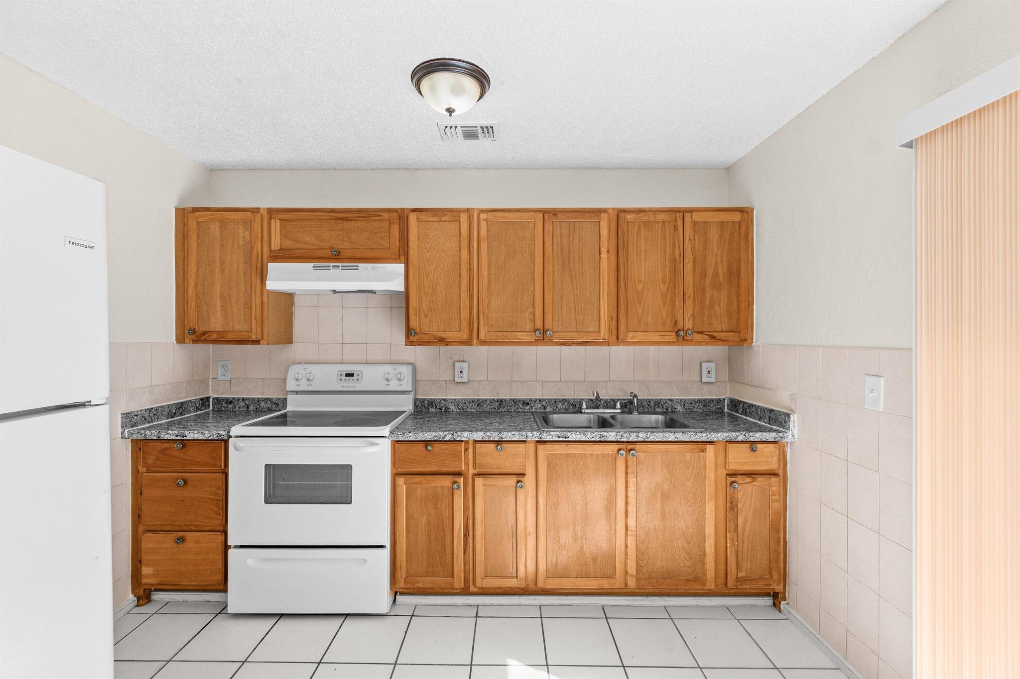 Gulfstream Apartments - Residential Lease