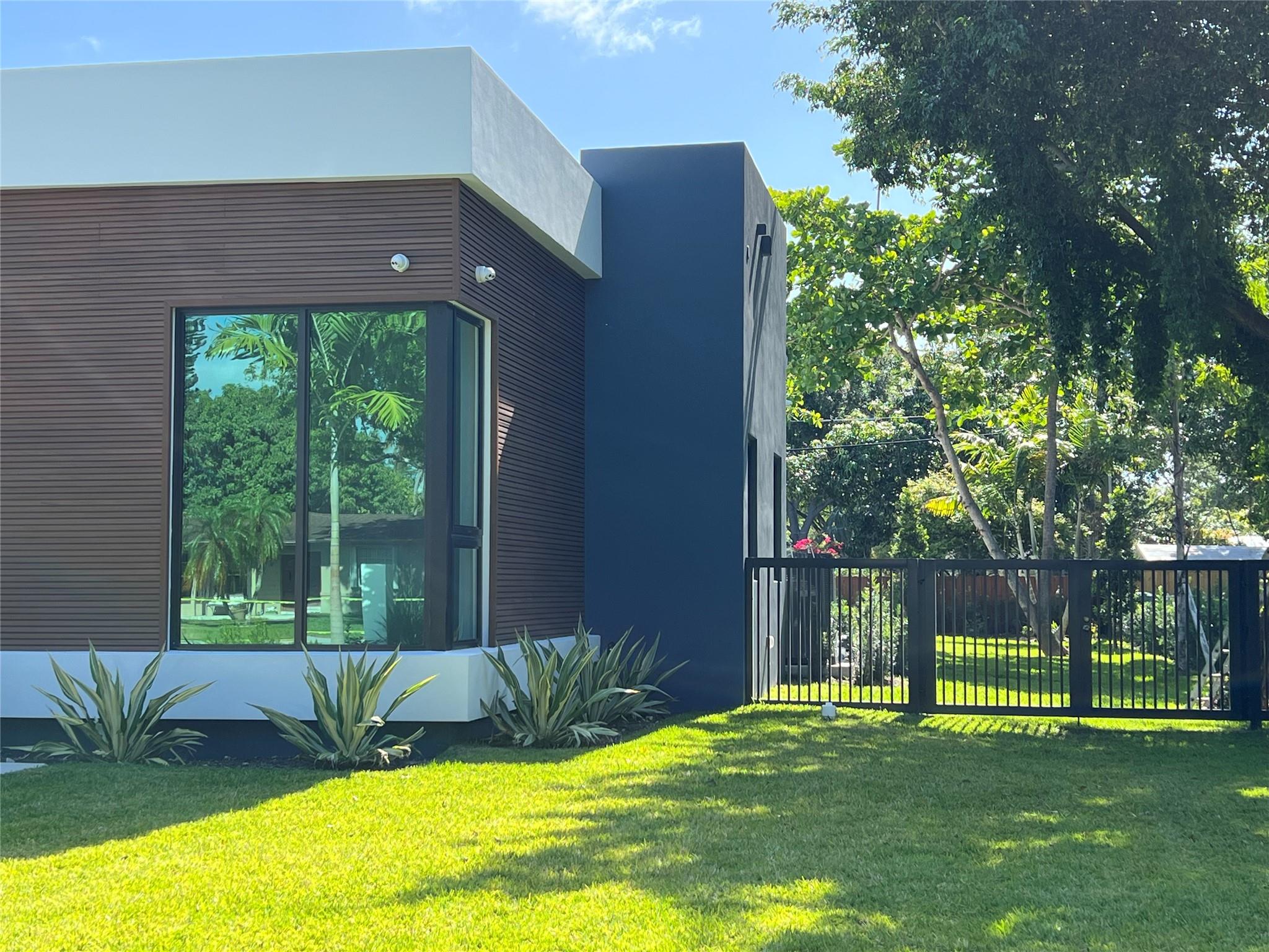 Pinecrest - Residential