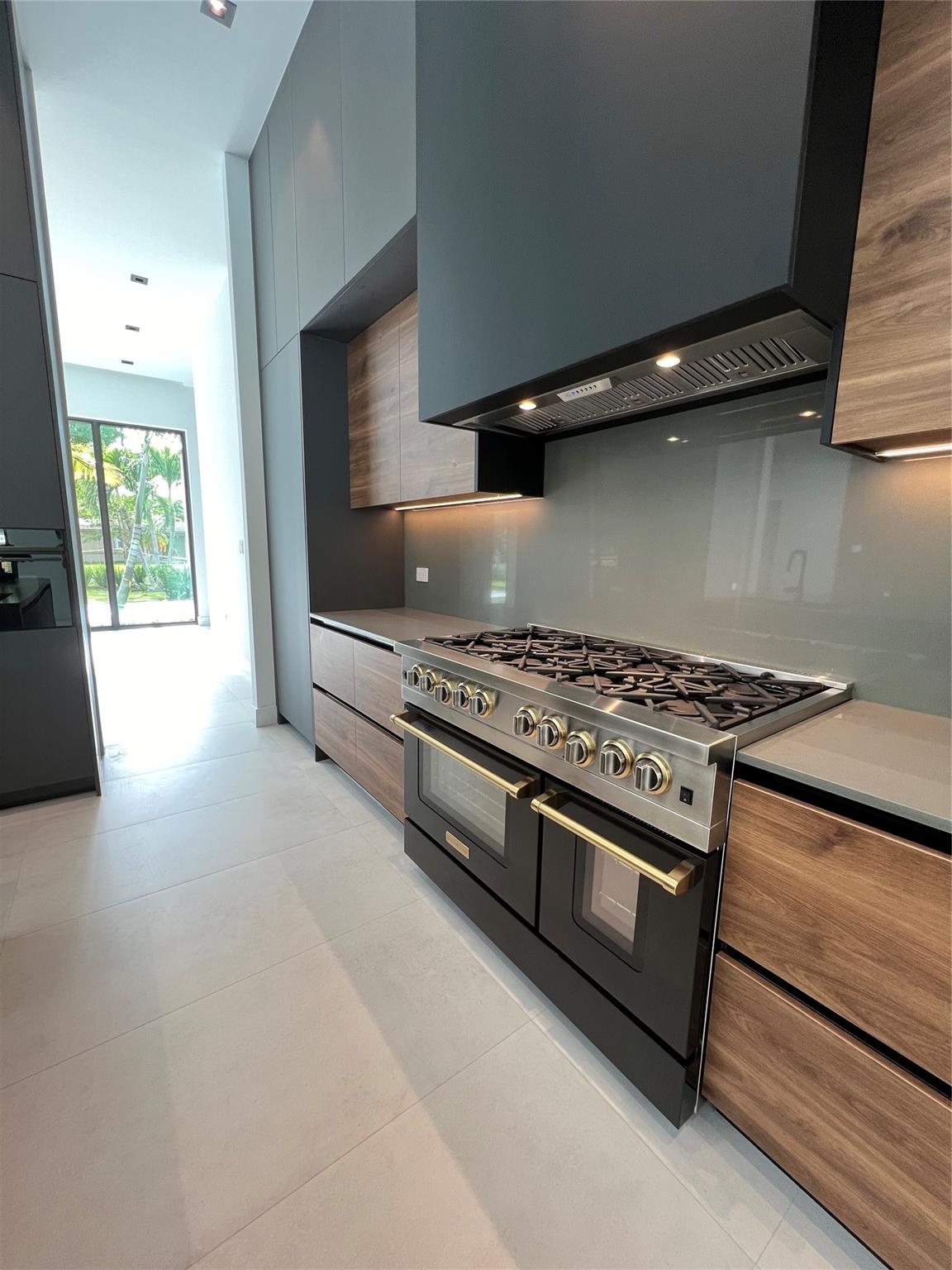 Pinecrest - Residential