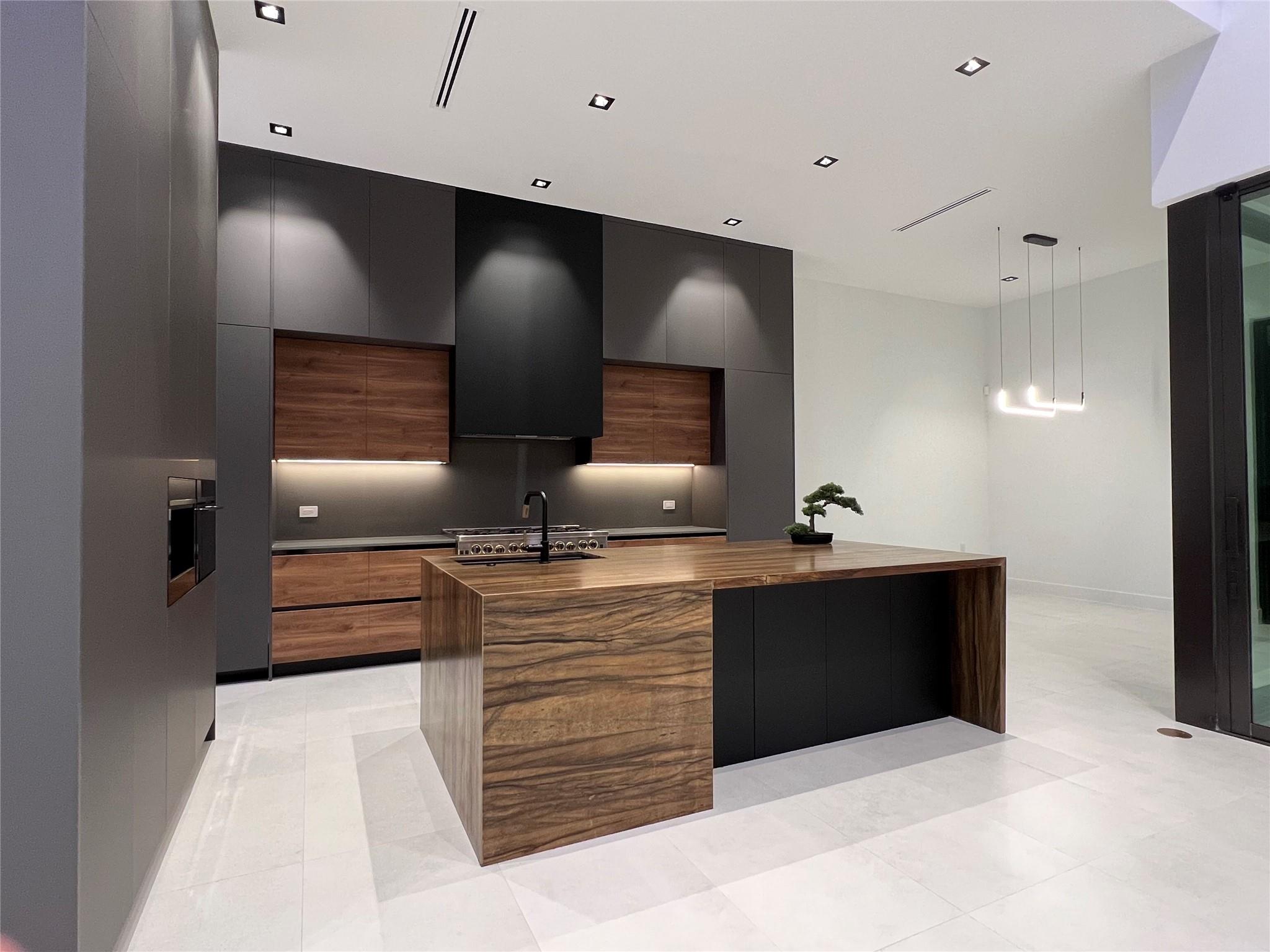 Pinecrest - Residential