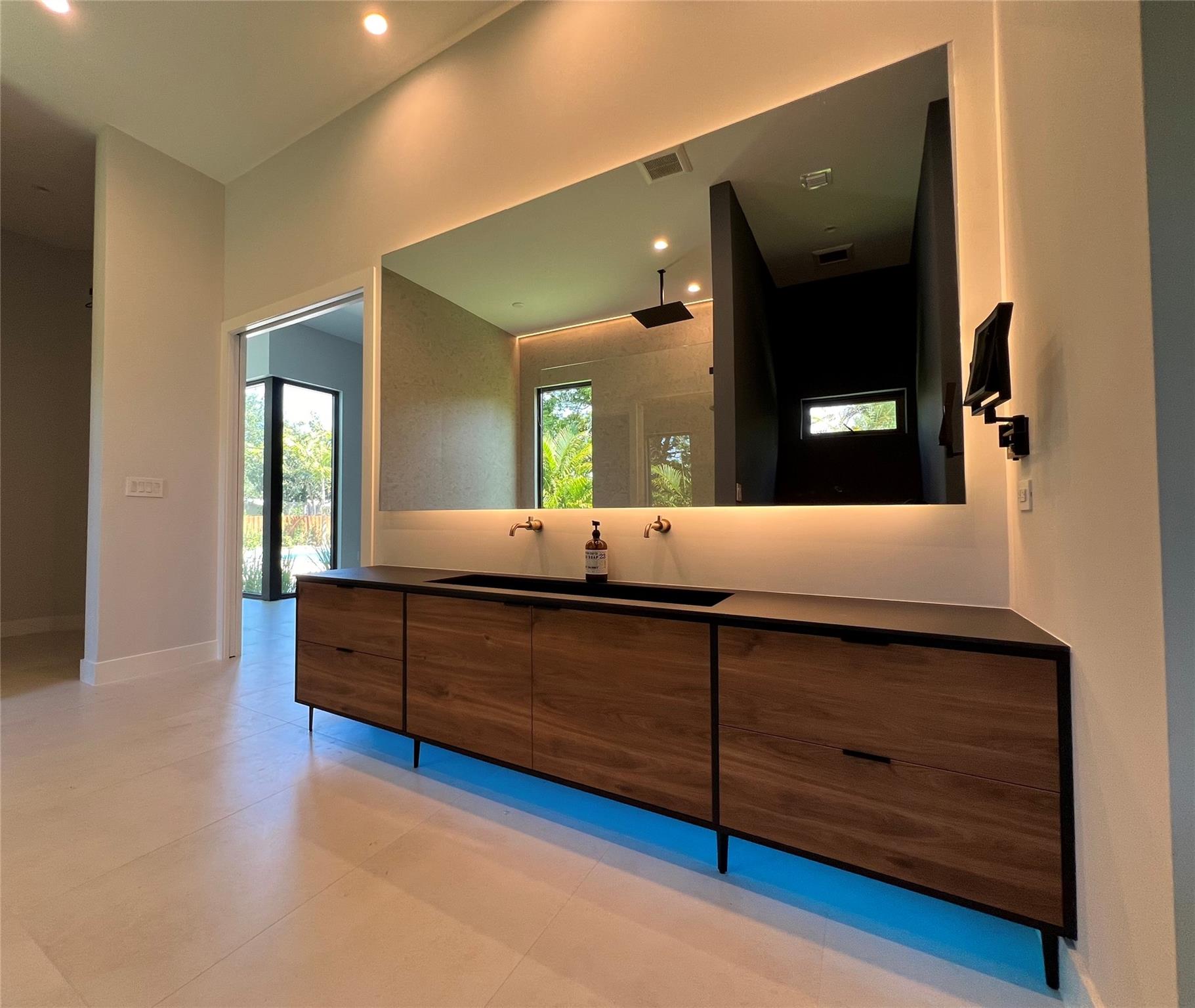 Pinecrest - Residential