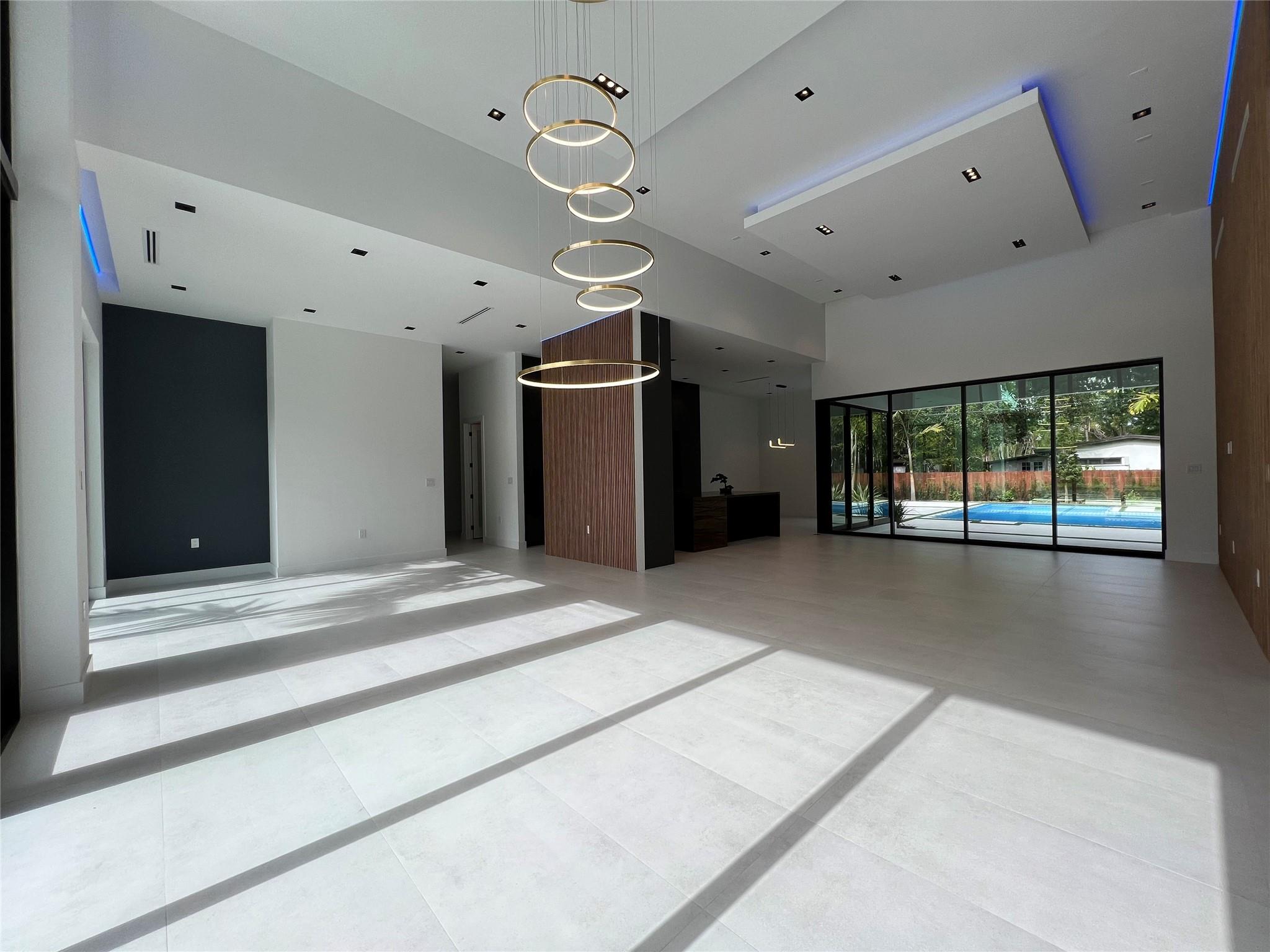 Pinecrest - Residential