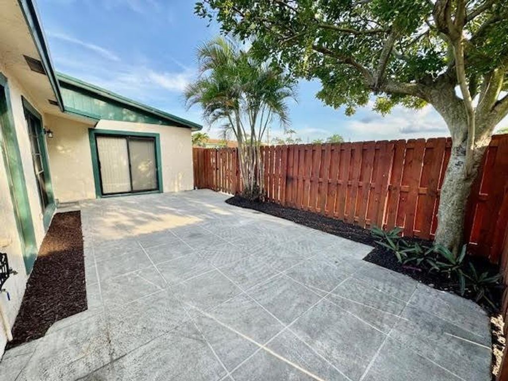 Photo of 1089 Manor Drive #23-A, Palm Springs, FL 33461 (MLS # F10428386)