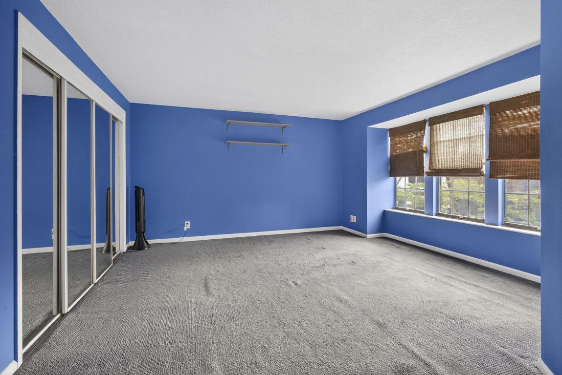 WEYBRIDGE TOWNHOMES PH I - Residential