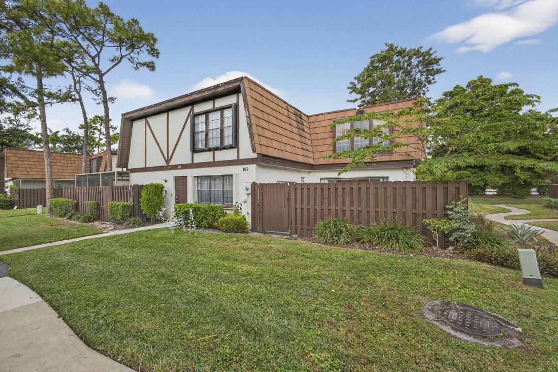 WEYBRIDGE TOWNHOMES PH I - Residential