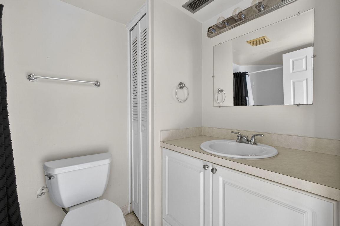 WEYBRIDGE TOWNHOMES PH I - Residential