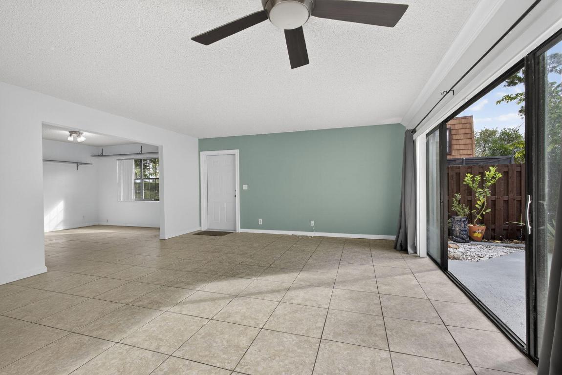 WEYBRIDGE TOWNHOMES PH I - Residential