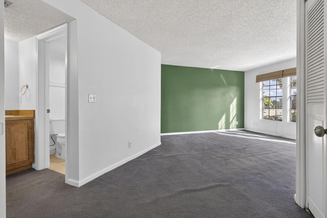 WEYBRIDGE TOWNHOMES PH I - Residential