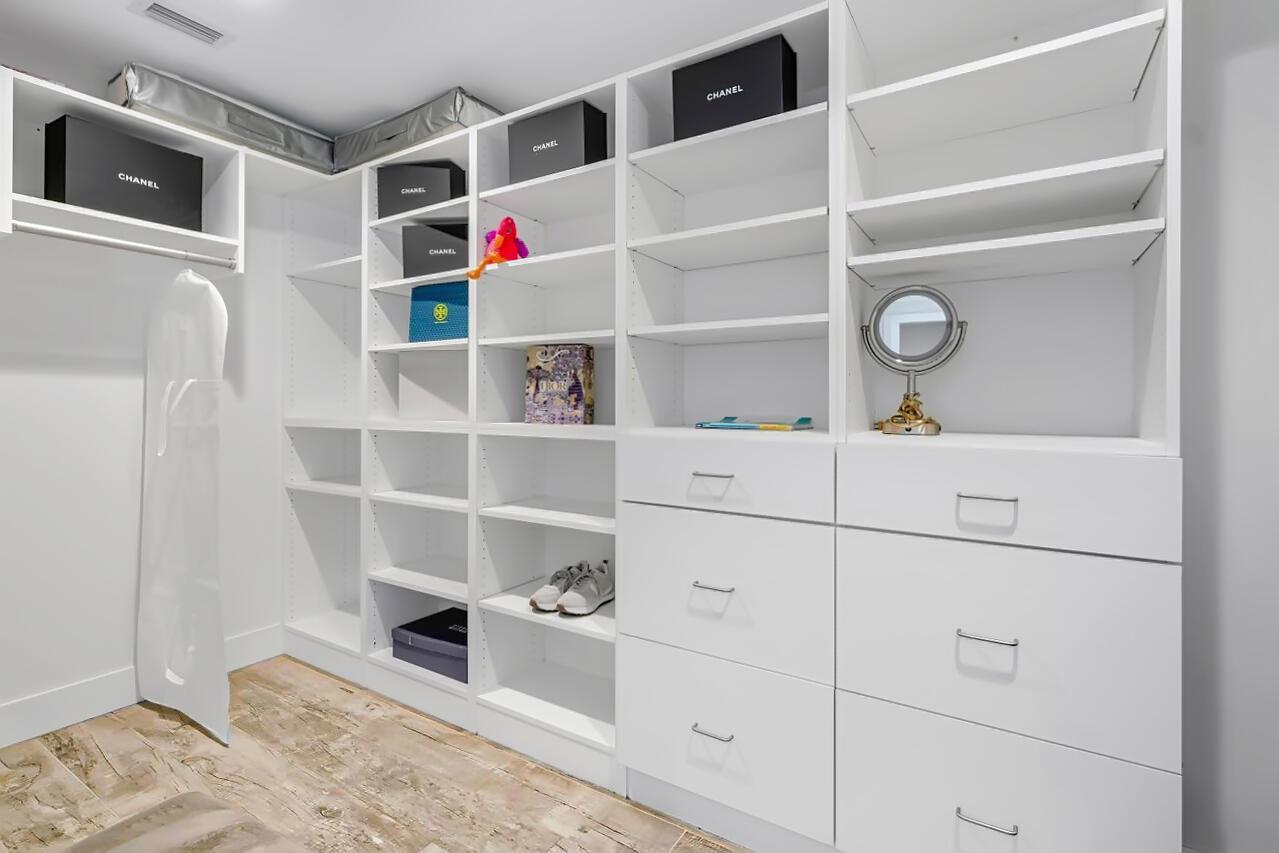 Village of North Palm Bea - Residential