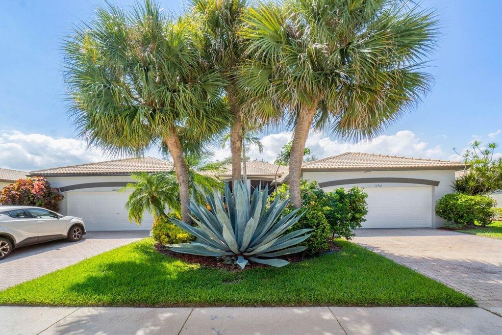 Photo of 10765 Royal Caribbean Circle, Boynton Beach, FL 33437 (MLS # R10918227)