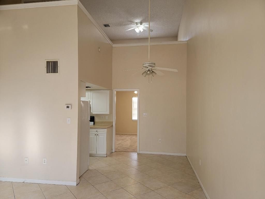 Photo of 2005 Oleander Boulevard #Apt D, Fort Pierce, FL 34950 (MLS # R10960594)