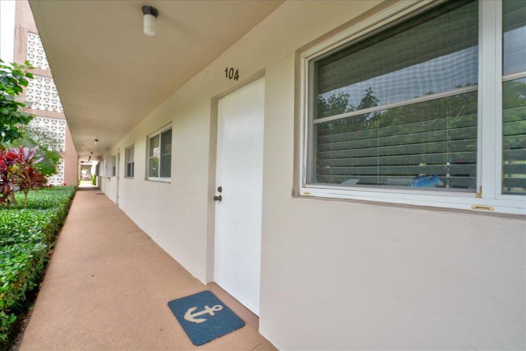 First-floor condo with desirable open-floor plan overlooking tropical gardens. Ceramic tile throughout kitchen, living/dining area and lanai. Newer high impact glass lanai sliders. Seagate of Gulfstream is an active 55+ community featuring an updated clubhouse, two swimming pools on the Intracoastal, BBQ/picnic area, year-round social events + bingo, bocce, line dancing, mahjong, a putting green, shuffleboard, water aerobics, and yoga classes. Walk or short drive to local shopping, restaurants, and ocean beaches.