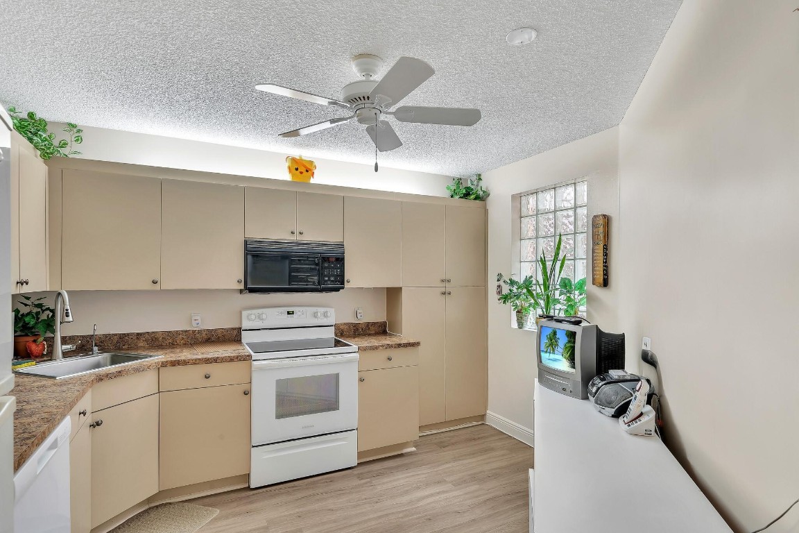 BAYVIEW VILLAGE A CONDO - Residential