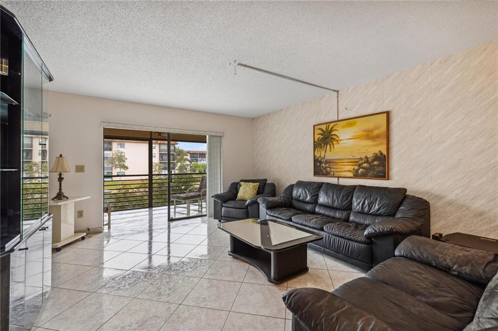 Lakes of Carriage Hills - Residential