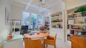 ADMIRALS COVE - Residential