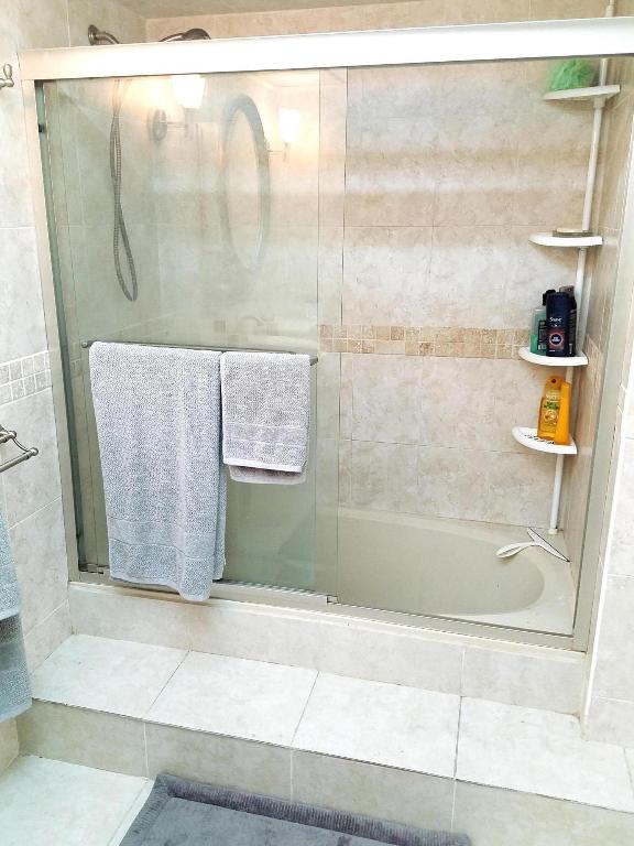 COUNTRY CLUB APTS AT BONAVENTURE 32 CONDO - Residential Lease