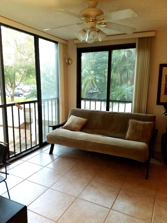 COUNTRY CLUB APTS AT BONAVENTURE 32 CONDO - Residential Lease