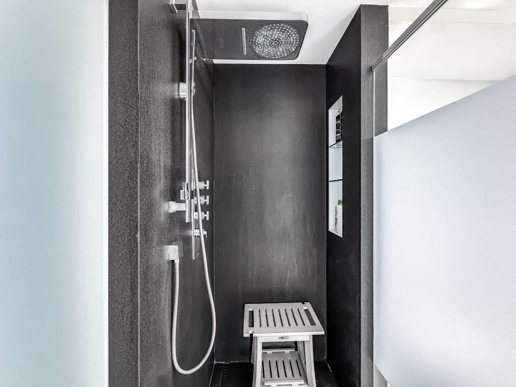 POMPANO ISLES SEC - Residential Lease