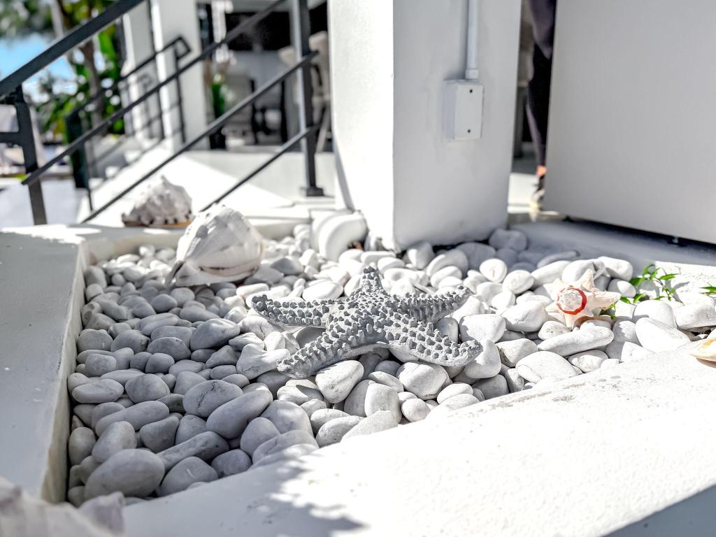 POMPANO ISLES SEC - Residential Lease