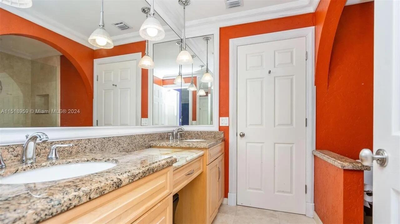 GROVE COMMERCIAL CENTER - Residential