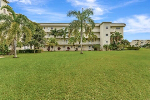 Tiny photo for 130 NE 26TH Avenue #4070, Boynton Beach, FL 33435 (MLS # B26090521)