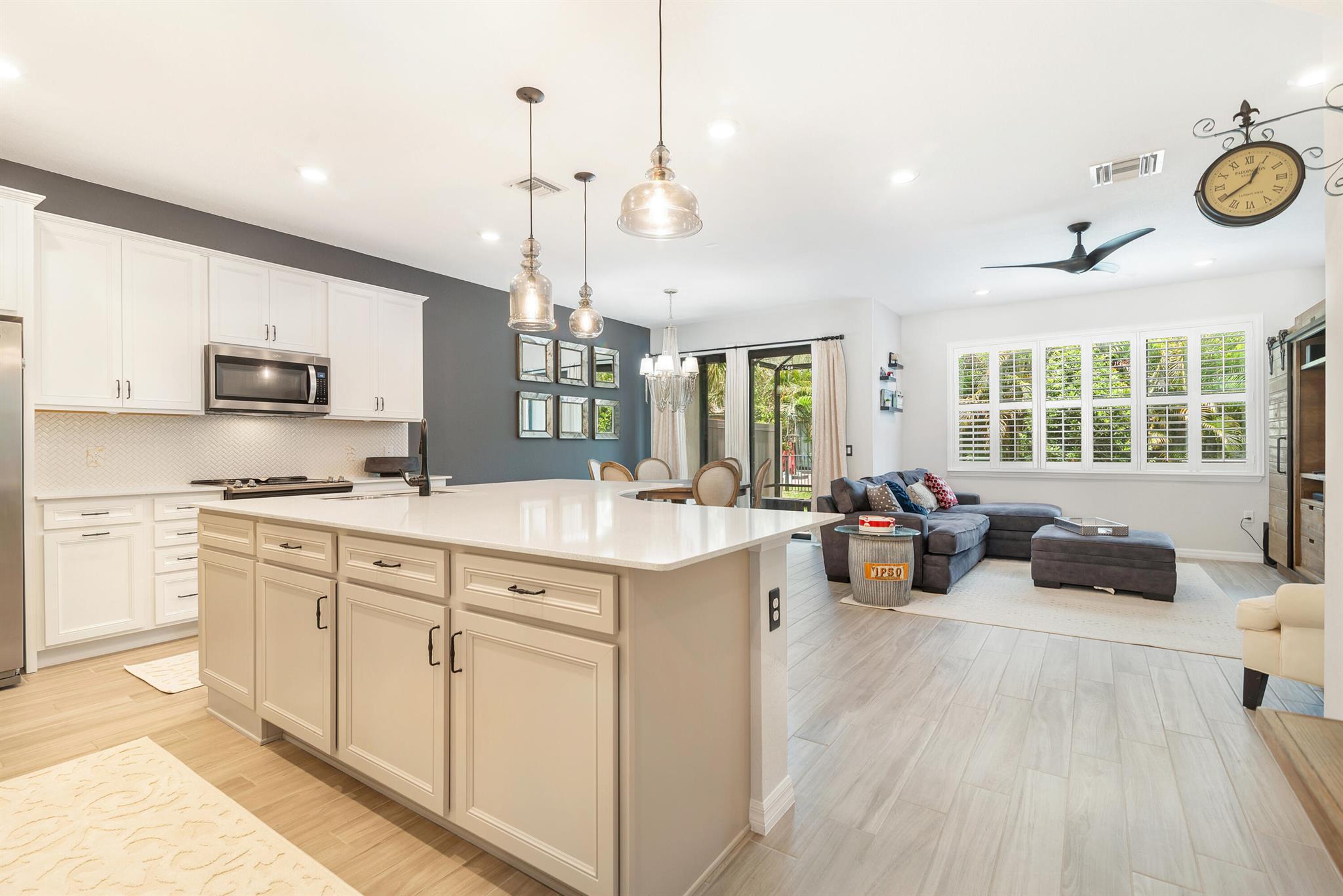 Properties 8243 Cinch Way