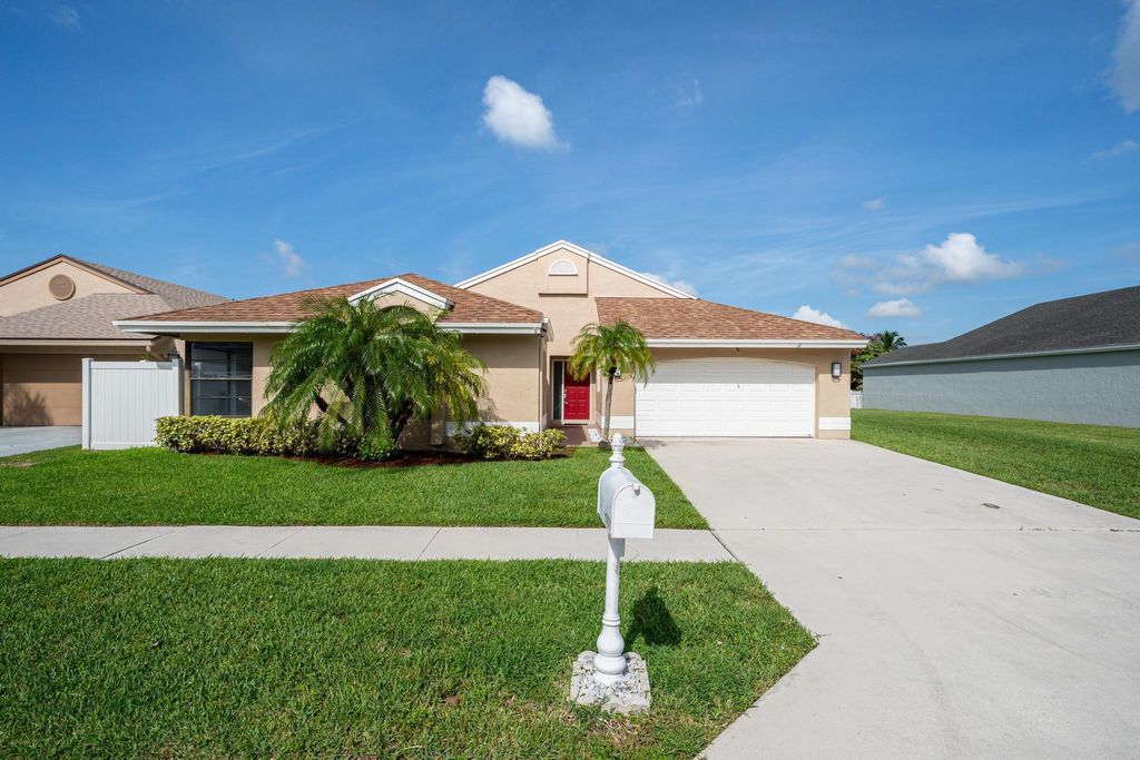 Photo of 20971 Woodspring Avenue, Boca Raton, FL 33428 (MLS # R11002918)