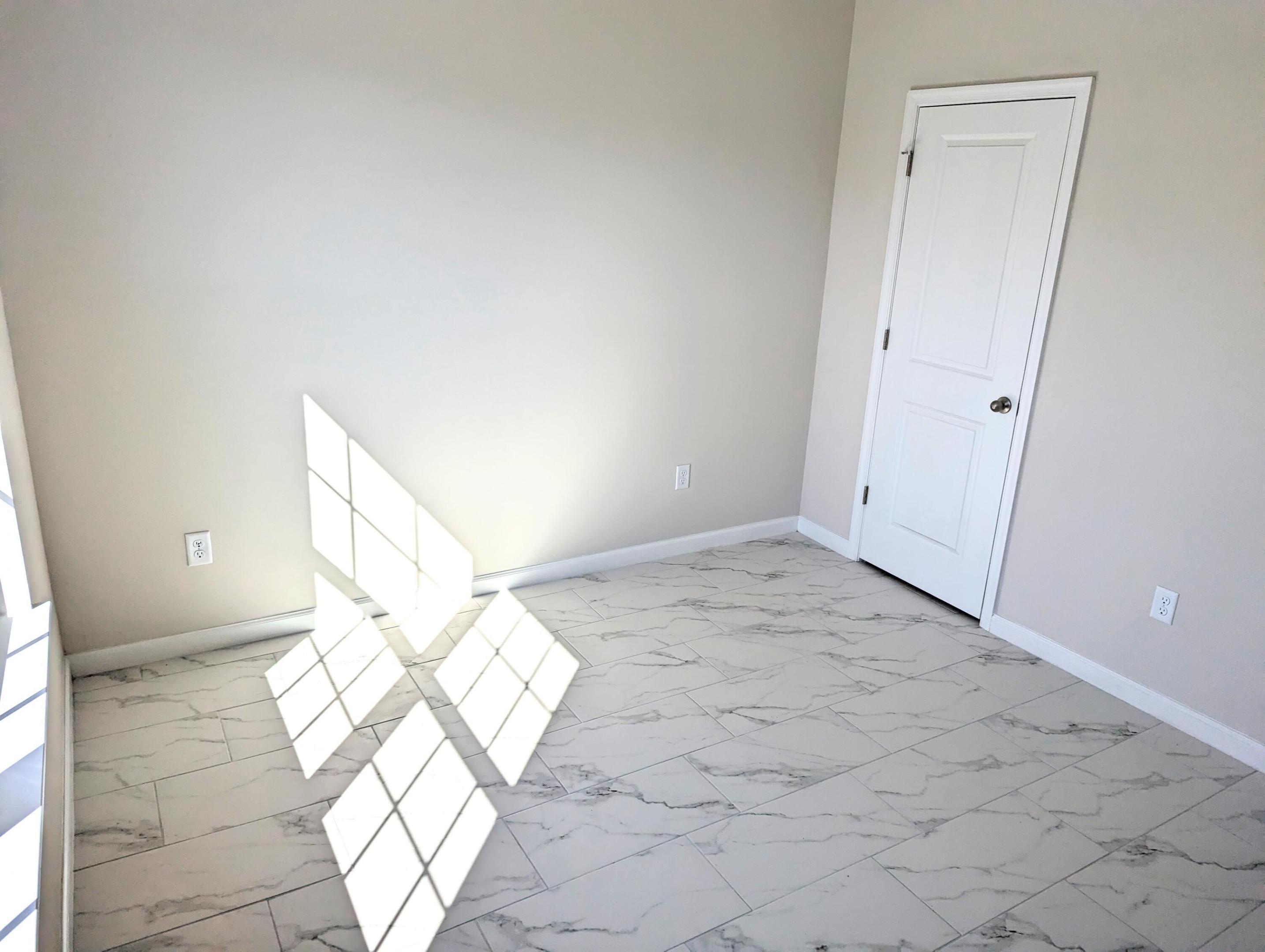 VERANO SOUTH PUD 1 - POD C - PLAT NO. 4 - Residential Lease