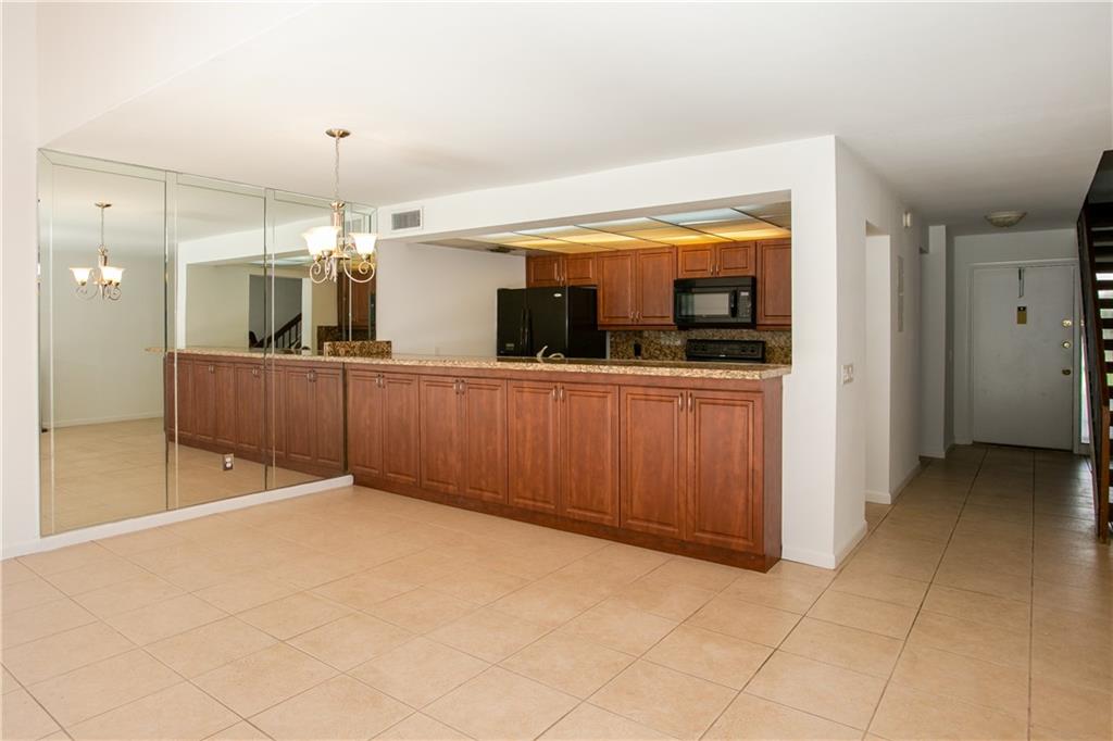 VILLAS LAKES TOWNHOUSES - Residential