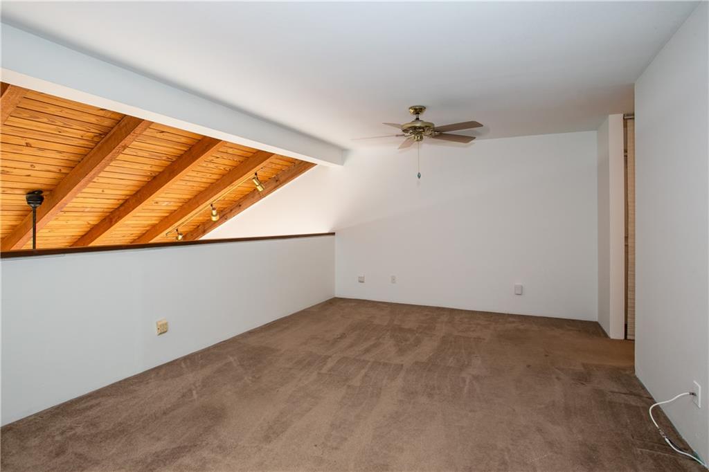 VILLAS LAKES TOWNHOUSES - Residential