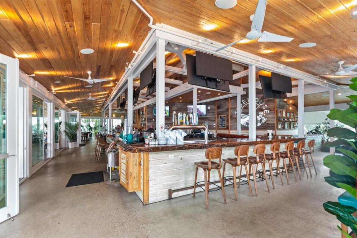 HARBORAGE YACHT CONDO - Residential