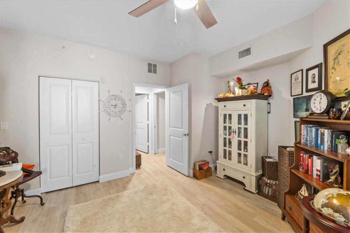 HARBORAGE YACHT CONDO - Residential