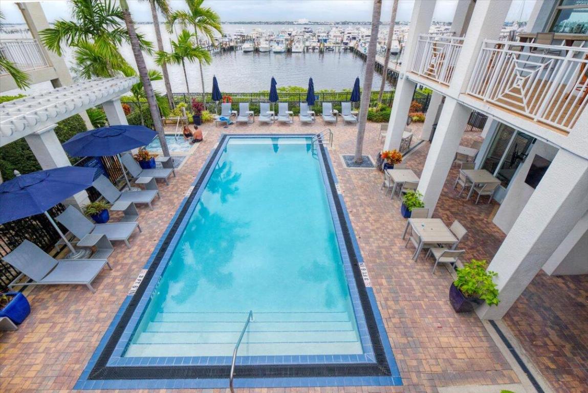 HARBORAGE YACHT CONDO - Residential