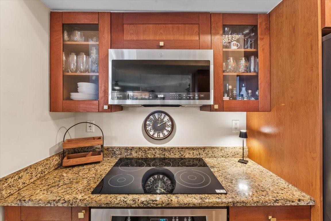 HARBORAGE YACHT CONDO - Residential