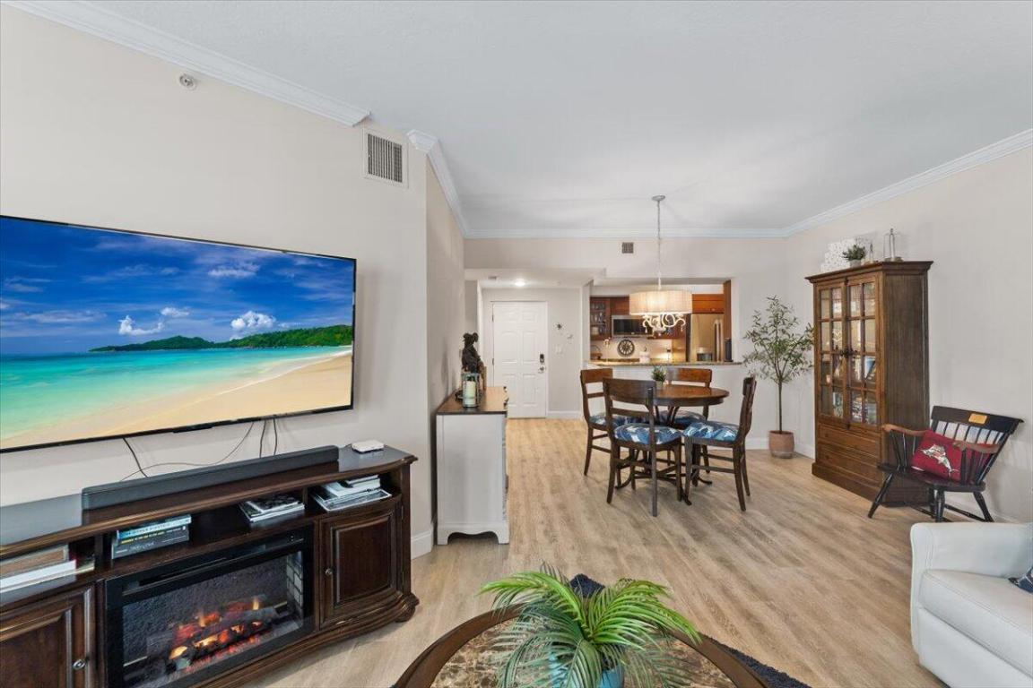 HARBORAGE YACHT CONDO - Residential