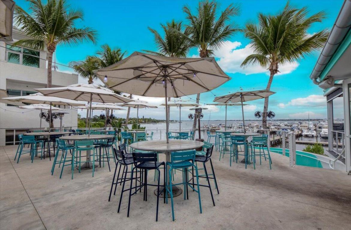 HARBORAGE YACHT CONDO - Residential