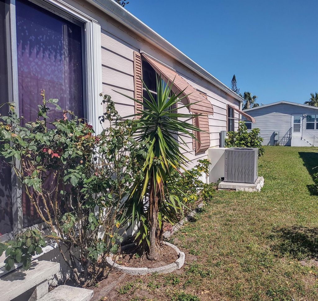 Photo of 12 Del Sol, Port Saint Lucie, FL 34952 (MLS # R10973676)