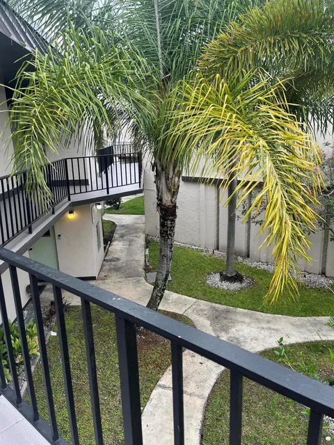 1 Greenway Vlg N Unit 205, Royal Palm Beach, FL MLS: R11080089
