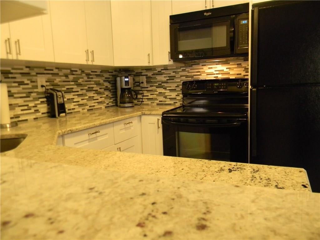 PARKWOOD CONDO - Residential