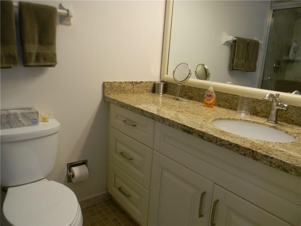 PARKWOOD CONDO - Residential